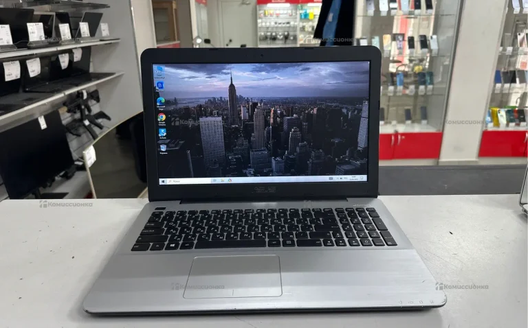 Ноутбук Asus X555QG