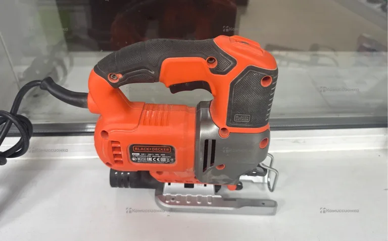 Лобзик BLACK+DECKER BES610