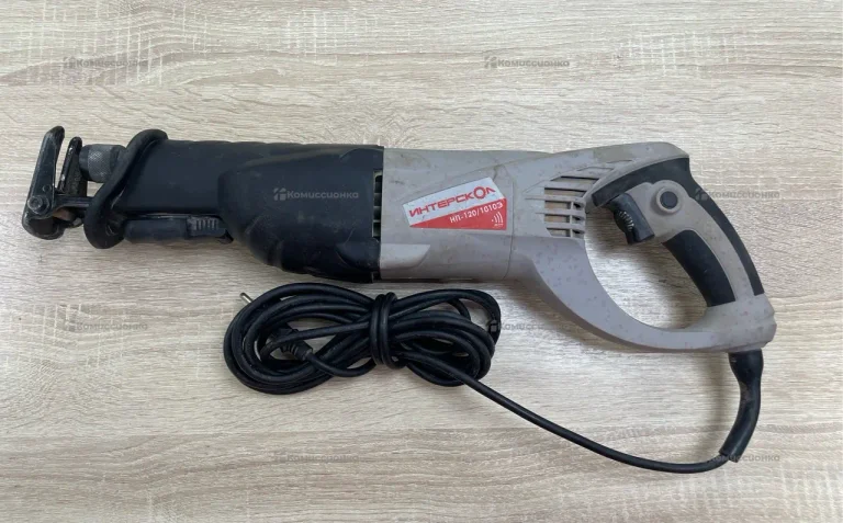 Сабельная пила Интерскол Нп-120/1010Э