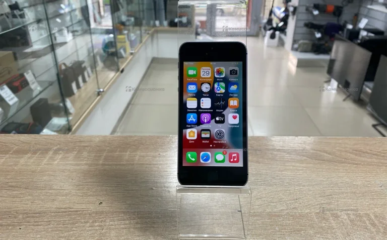 Apple iPhone SE 32Gb