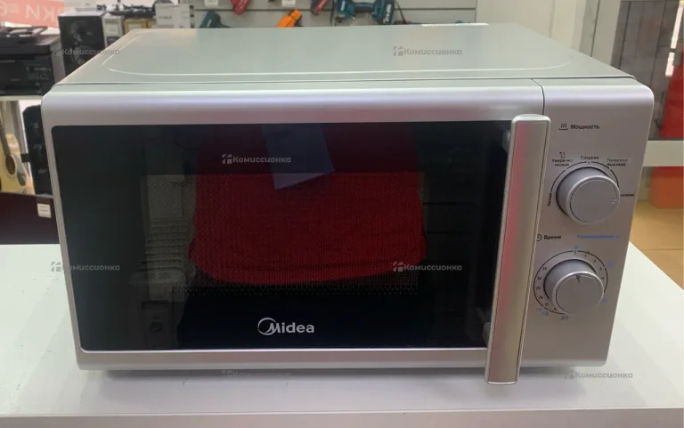 Микроволновая печь  Midea MM720CPO-S