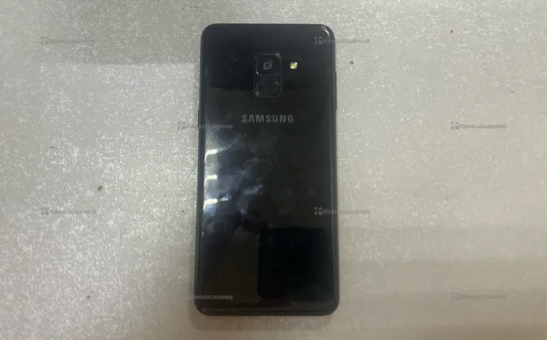 Samsung Galaxy A8 SM-A530F 4 ГБ/32Gb