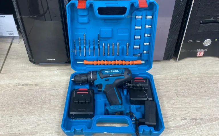 Шуруповерт Makita