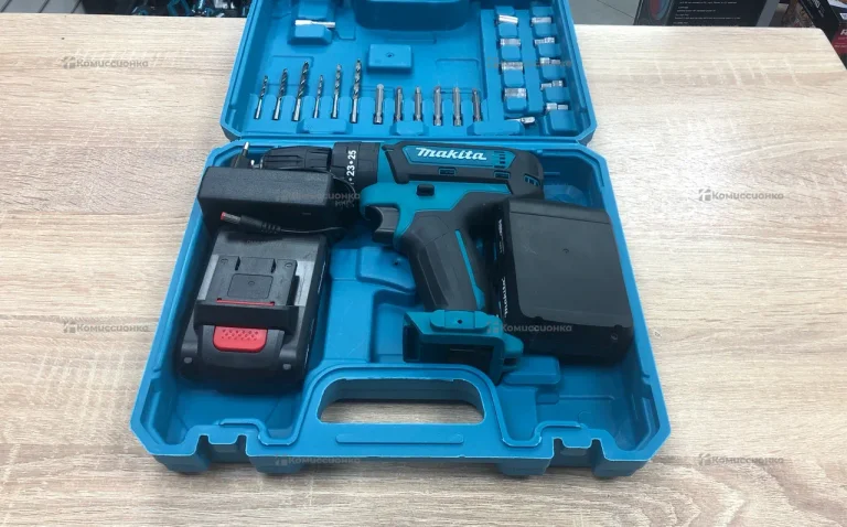 шуруповерт в кейсе