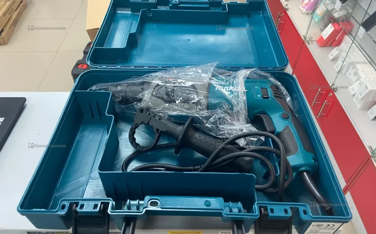 Перфоратор MAKITA 2470 сетевой