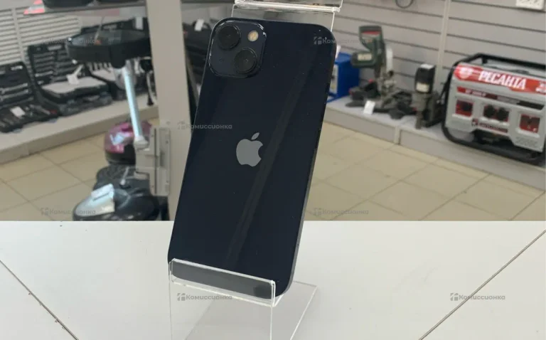 Apple iPhone 13