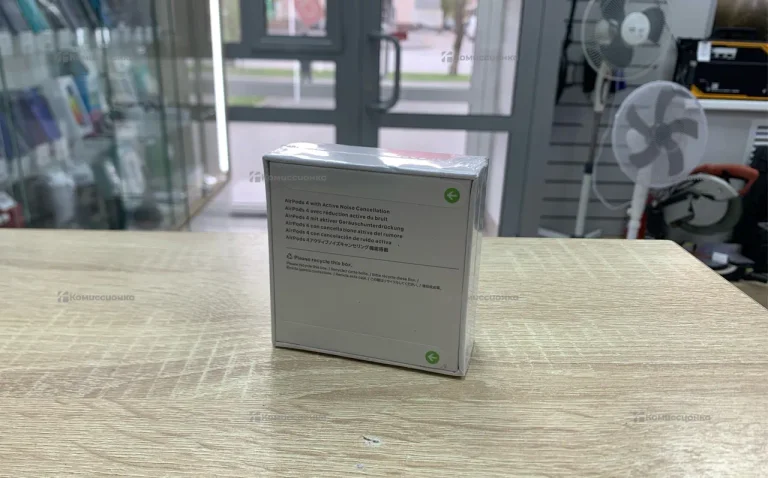 Наушники  AirPods4