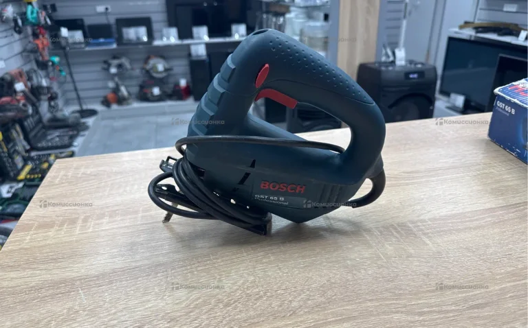 Электролобзик Bosch GST 65 B