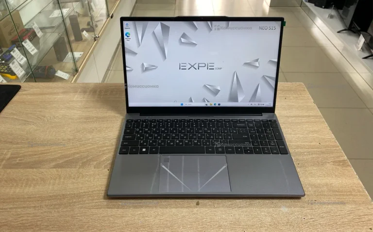 Ноутбук EXPE 32/1000GB