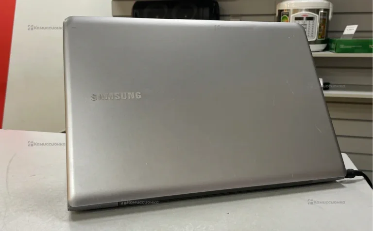 Ноутбук  Samsung 530U3C