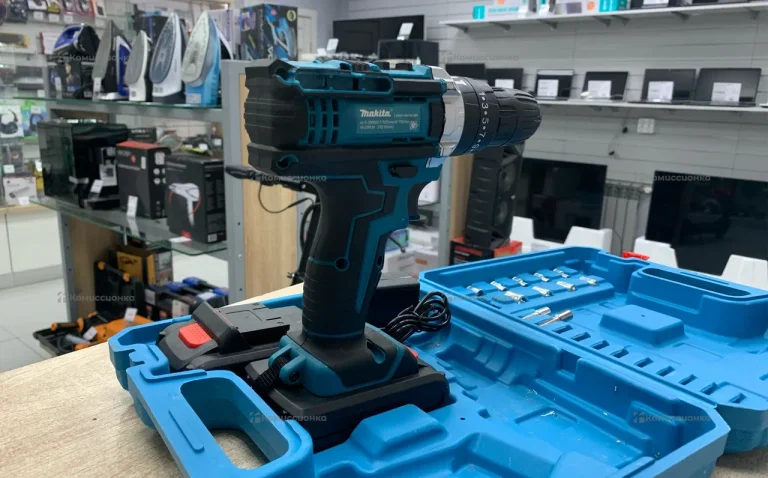 Шуруповерт makita 6833 реплика