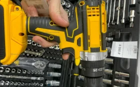 Купить дрель шуруповерт в кейсе б/у , в Нижнекамск Цена:1800рублей