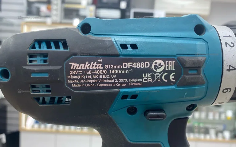Аккумуляторный шуруповерт Makita DF488d