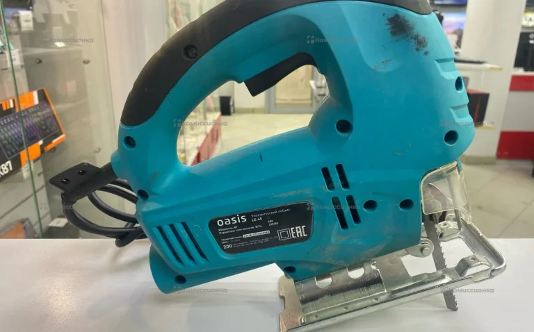 Электролобзик Oasis LE-65