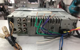 Автомагнитола  Alpine UTE-92BT