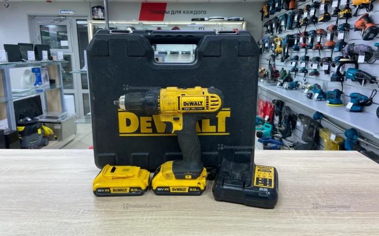Дрель-шуруповерт DeWALT DCD771-KS