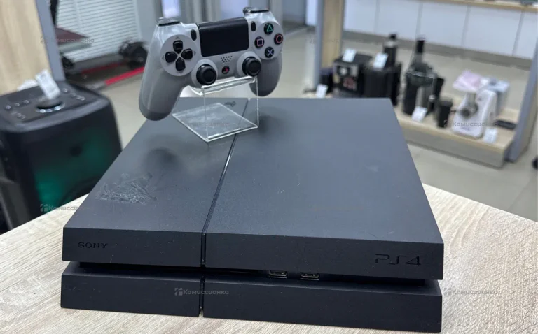Игровая приставка Sony PlayStation 4 Fat 500 ГБ.