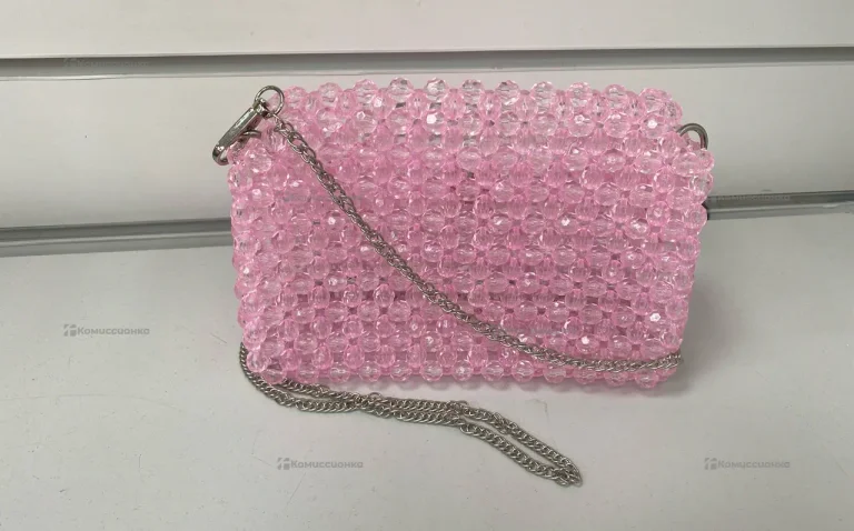 Сумка женская из бусин розовая