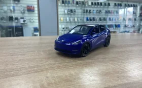 Машинка коллекционная Tesla Model Y
