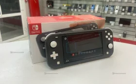 Приставка Nintendo Switch lite..