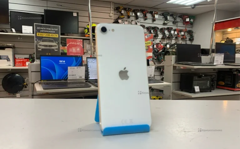Apple iPhone SE (2020) 3/64 ГБ