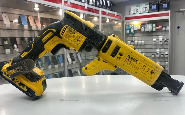Шуруповерт dewalt DCF620D2