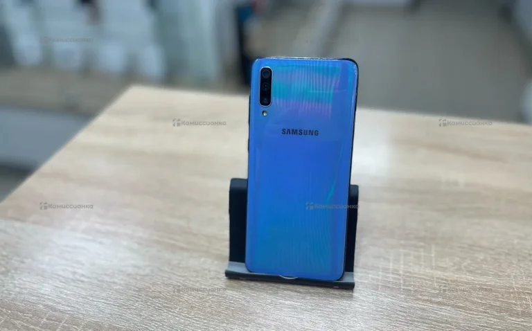 Samsung Galaxy A70 6/128 ГБ