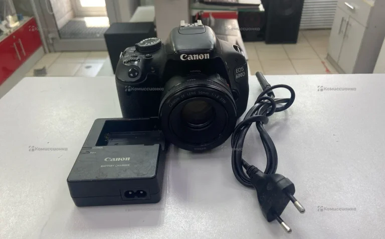 Фотоаппарат Canon EOS 600D