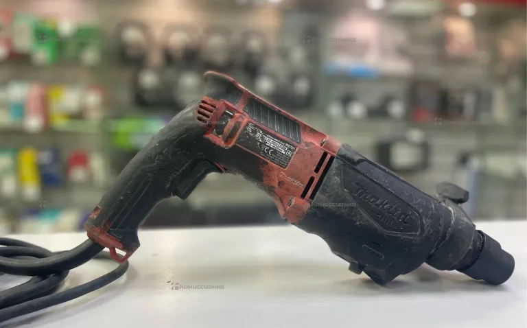 Перфоратор makita M8701