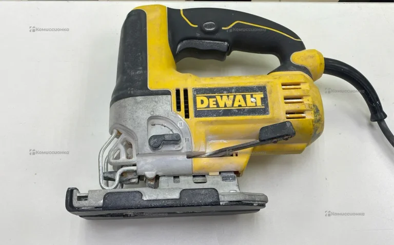 Лобзик DeWalt DWS49-KS