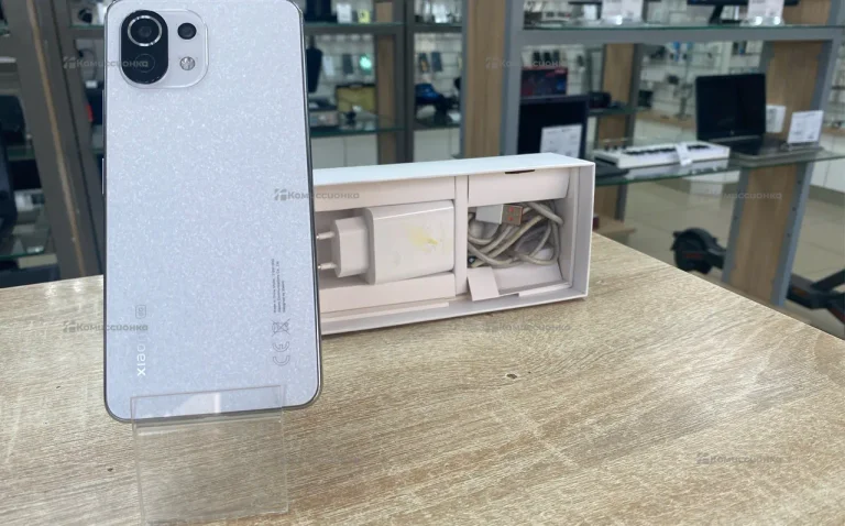 Xiaomi Mi 11 Lite 5G 8/128 ГБ
