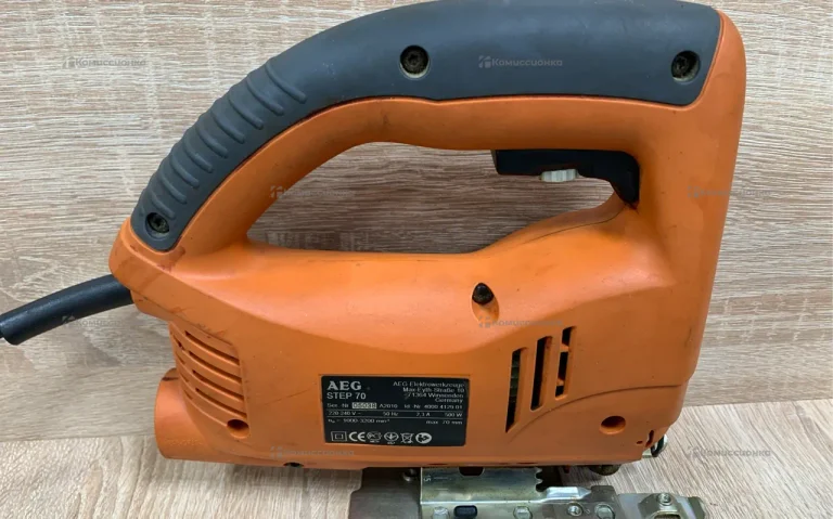 Электролобзик AEG STEP 70