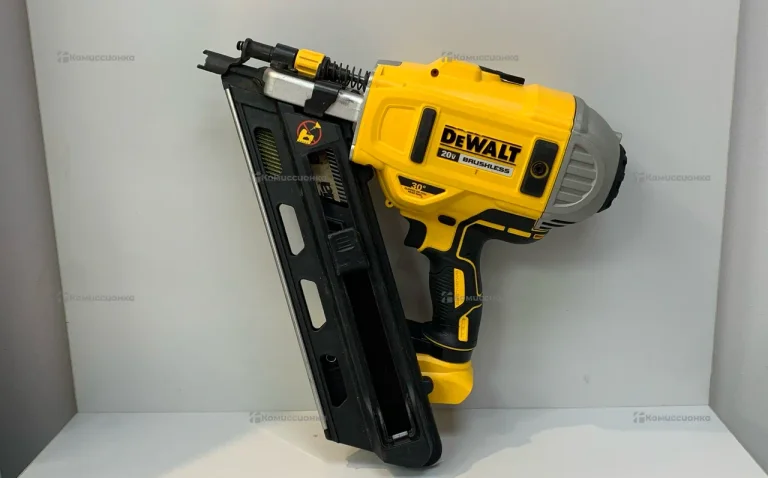 Гвоздезабивной пистолет Dewalt DCN692N