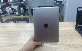 Планшет Apple iPad 6-го поколения 32GB Wi-Fi