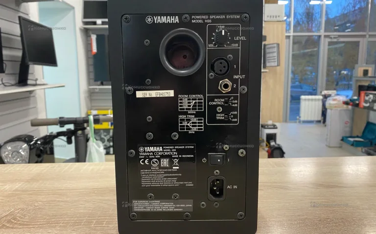 Колонка  Yamaha HS5