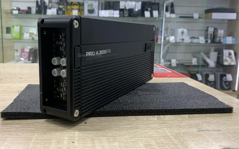 Усилитель  AMP PRO 4.200FR