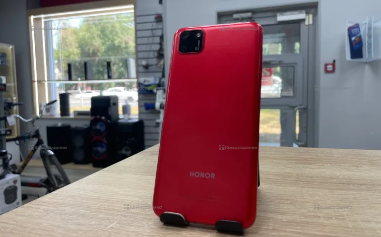 Honor 8s