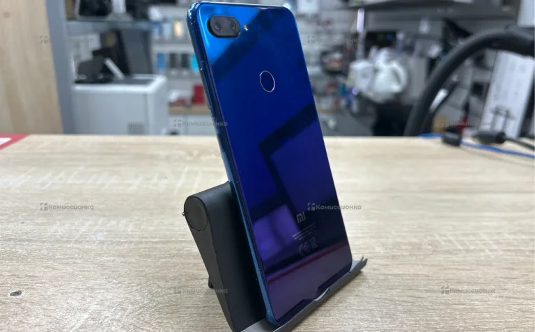 Xiaomi Mi 8 Lite 4/64 ГБ