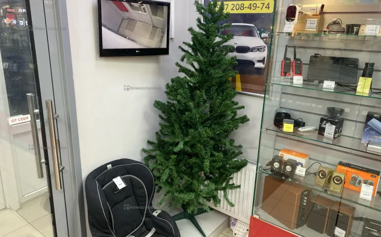 Ёлка искуственая