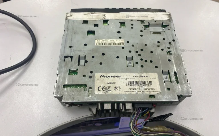 Автомагнитола  Pioneer DEN-4400BT