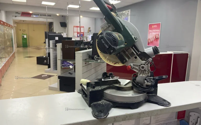 Торцовочная пила metabo KS 216 M Lasercut