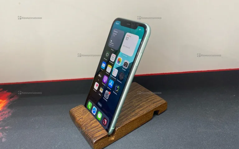 Apple iPhone 11 4/64 ГБ