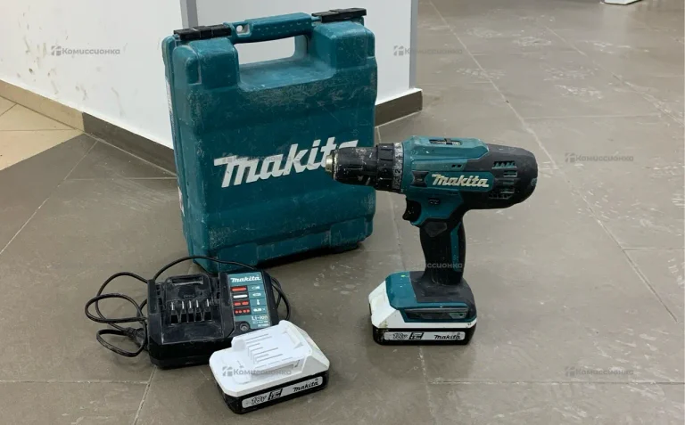 Аккумуляторная дрель-шуруповерт Makita DF488DWE