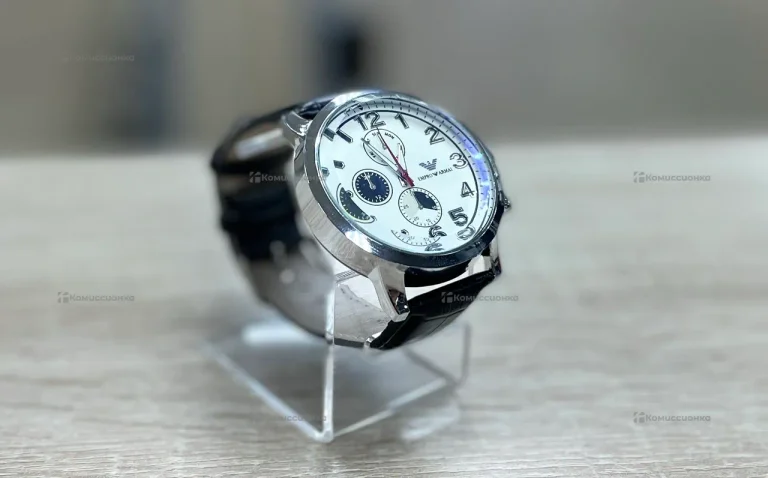 Часы  Armani