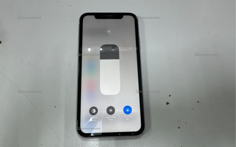 Apple iPhone XR 3/128 ГБ