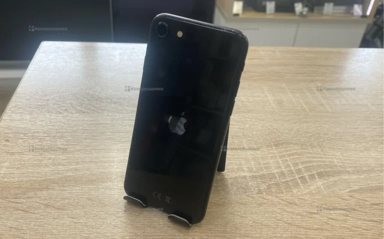 Apple iPhone SE 2020 64 ГБ.