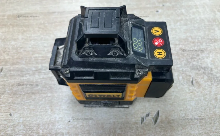 Лазерный уровень Dewalt реплика