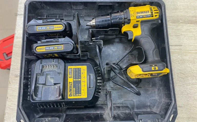 Дрель-шуруповерт dewalt DCD730
