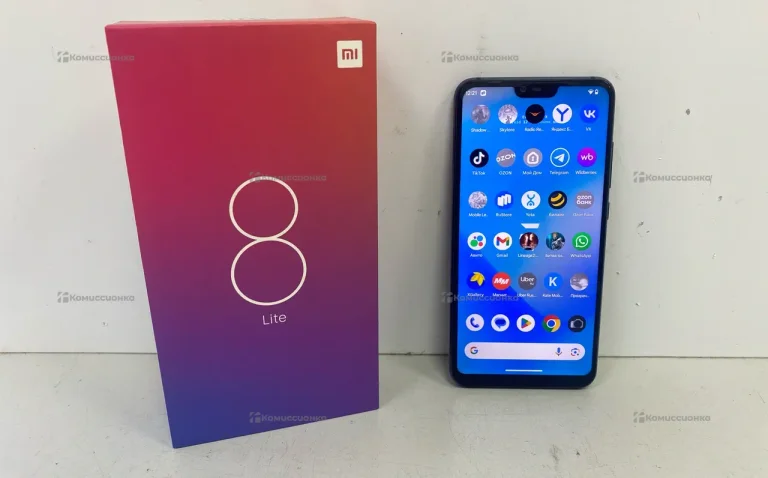 Xiaomi Mi 8 Lite 4/64 ГБ