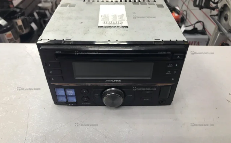 Автомагнитола  Alpine CDE-W233R